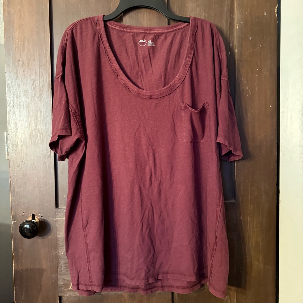 American Eagle Oversized Burgundy T-Shirt